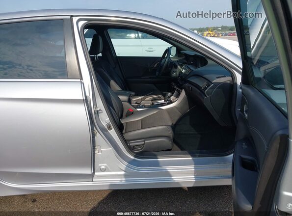 1HGCR2F56HA114092 2017 HONDA ACCORD Silver Widok wnętrza z przodu