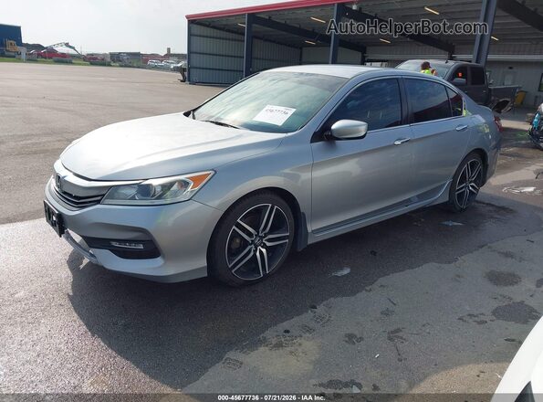 1HGCR2F56HA114092 2017 HONDA ACCORD Silver Przód lewy