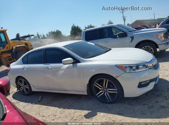 1HGCR2F56HA160845 2017 HONDA ACCORD White Vista interior trasera