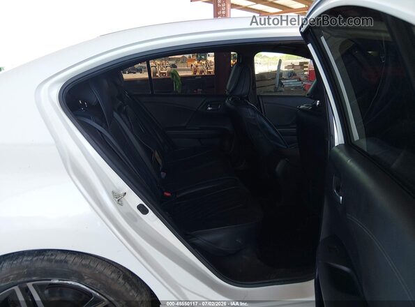 1HGCR2F57HA092393 2017 HONDA ACCORD White VIN կոդի պիտակի տեսք
