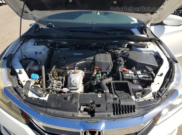 1HGCR2F57HA193210 2017 HONDA ACCORD White Vista interior trasera