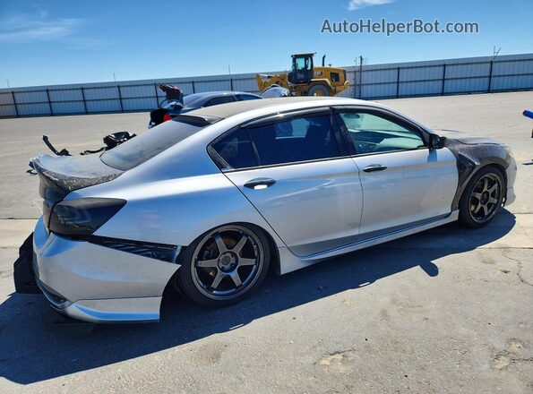 1HGCR2F5XHA030244 2017 HONDA ACCORD Silver Rear right