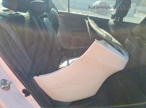 1HGCR2F5XHA274699 2017 HONDA ACCORD White Widok tylnych siedzeń