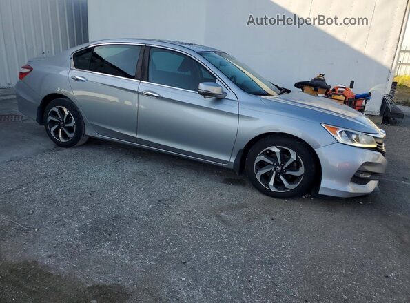 1HGCR2F74HA292858 2017 HONDA ACCORD Silver Front right
