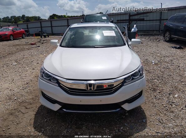 1HGCR2F77HA183004 2017 HONDA ACCORD White Widok zestawu wskaźników