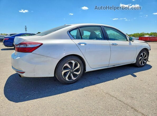 1HGCR2F78GA058107 2016 HONDA ACCORD White Tył prawy