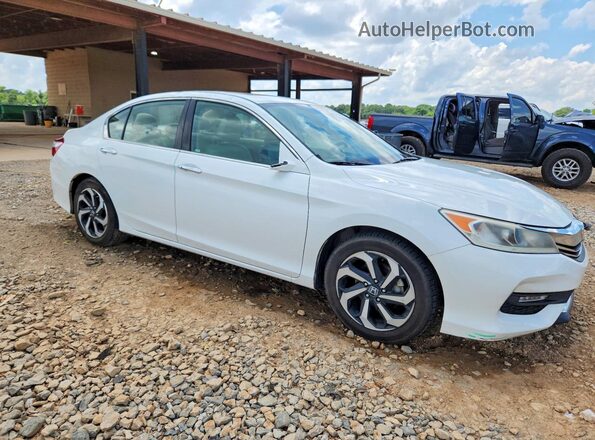 1HGCR2F80HA003029 2017 HONDA ACCORD White Передня права чверть