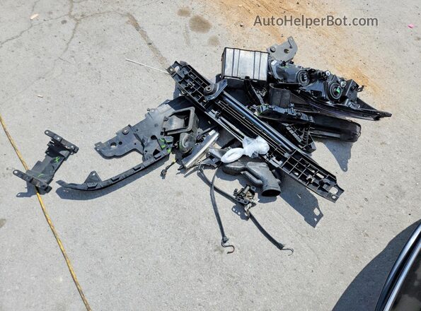1HGCR2F81HA069945 2017 HONDA ACCORD Black Engine compartment view