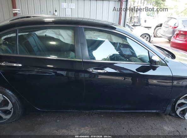 1HGCR2F81HA133398 2017 HONDA ACCORD Black Widok wnętrza z tyłu