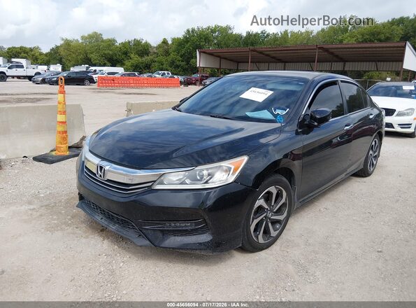 1HGCR2F83HA166144 2017 HONDA ACCORD Black Vista tres cuartos delantera izquierda