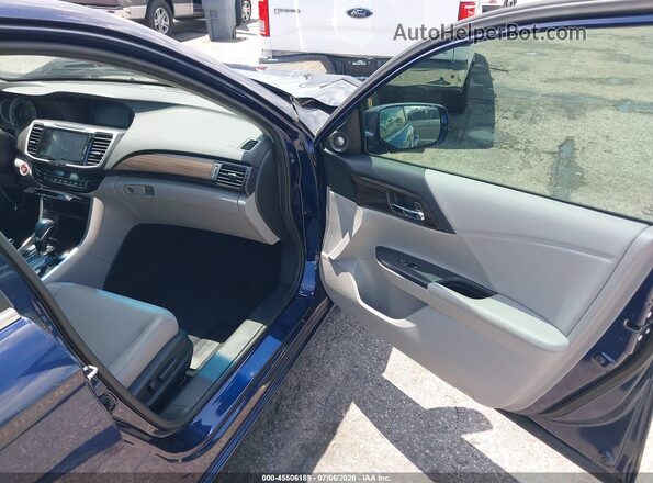 1HGCR2F83HA294352 2017 HONDA ACCORD Blue წინა სალონის ხედი