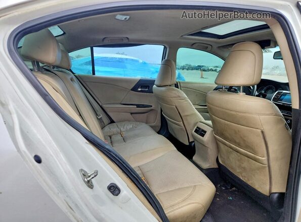 1HGCR2F84GA045458 2016 HONDA ACCORD White Vista de los asientos traseros