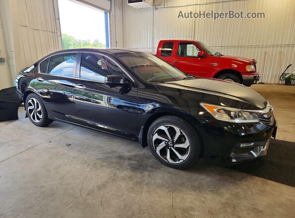 1HGCR2F85HA221158 2017 HONDA ACCORD Black Передня права чверть