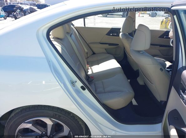 1HGCR2F86HA127015 2017 HONDA ACCORD White Вид наклейки з VIN-кодом