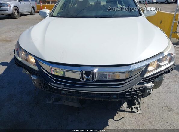 1HGCR2F86HA127015 2017 HONDA ACCORD White Вид спереду