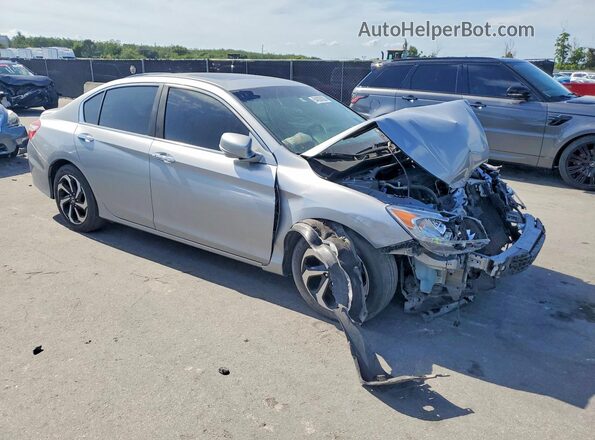 1HGCR2F89HA130765 2017 HONDA ACCORD Silver Delantero derecho