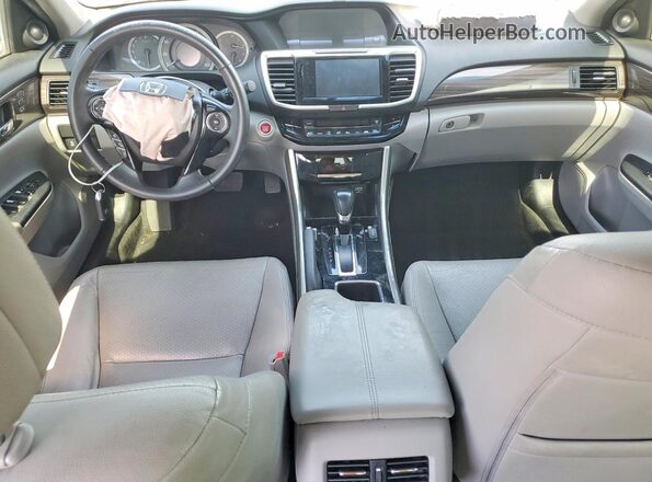 1HGCR2F89HA130765 2017 HONDA ACCORD Silver Vista del salpicadero