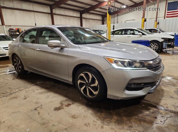 1HGCR2F95HA277013 2017 HONDA ACCORD Silver Delantero derecho