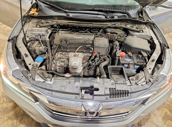 1HGCR2F95HA277013 2017 HONDA ACCORD Silver Vista interior trasera