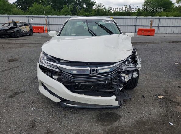 1HGCR2F97HA134077 2017 HONDA ACCORD White Front view