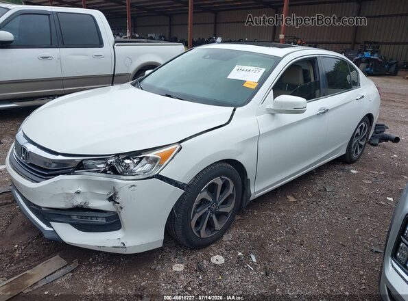 1HGCR2F99HA174774 2017 HONDA ACCORD Белый Передняя левая четверть