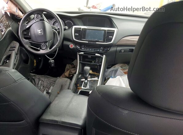 1HGCR3F84HA035004 2017 HONDA ACCORD Серебряный Вид панели приборов