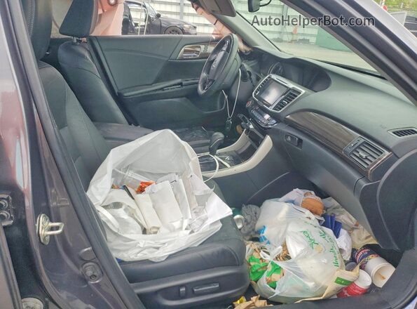 1HGCR3F84HA035004 2017 HONDA ACCORD Серебряный Вид салона спереди