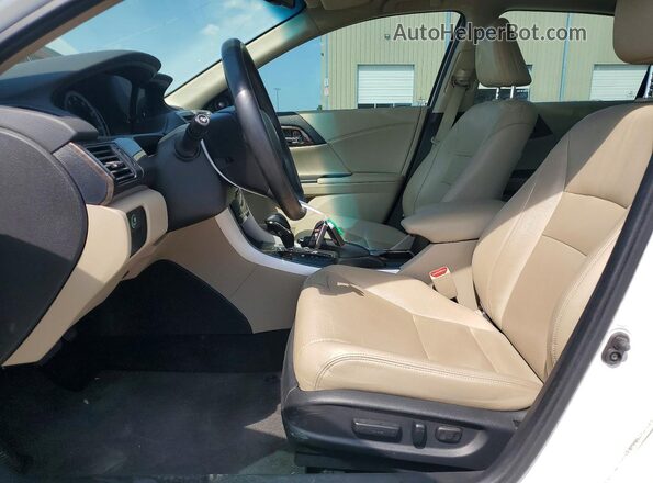 1HGCR3F89HA013807 2017 HONDA ACCORD Белый Вид салона спереди