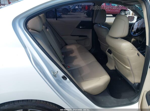 1HGCR3F90GA018885 2016 HONDA ACCORD White Widok naklejki z numerem VIN