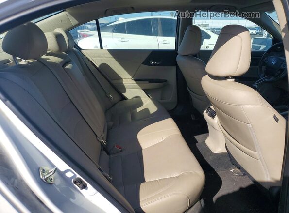 1HGCR3F9XHA007541 2017 HONDA ACCORD White Vista de los asientos traseros