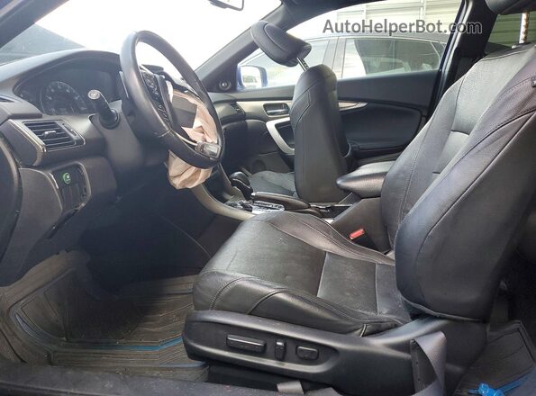 1HGCT1B85HA004596 2017 HONDA ACCORD Blue Front interior view
