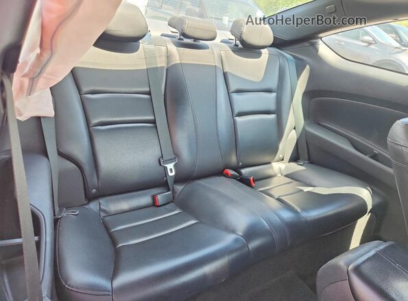 1HGCT2B0XGA002745 2016 HONDA ACCORD Black Widok tylnych siedzeń