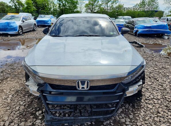 1HGCV1E34JA074252 2018 HONDA ACCORD White Դիմացի տեսք