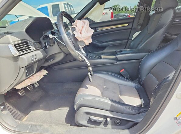 1HGCV1E34JA074252 2018 HONDA ACCORD White Սալոնի դիմացի տեսք