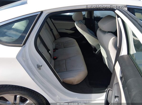 1HGCV1F10JA052844 2018 HONDA ACCORD White VIN կոդի պիտակի տեսք