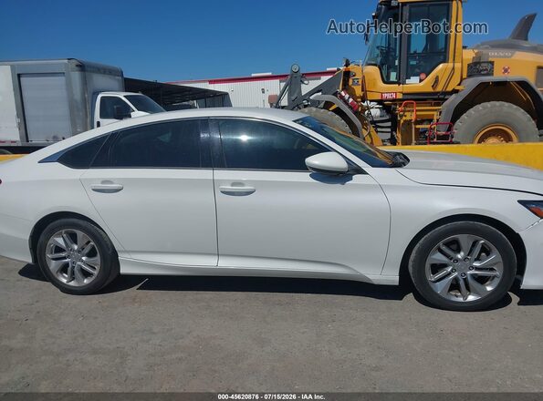 1HGCV1F11JA164424 2018 HONDA ACCORD Белый Вид задней части салона