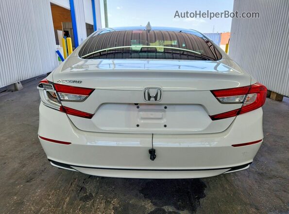 1HGCV1F12JA068303 2018 HONDA ACCORD White Rear view