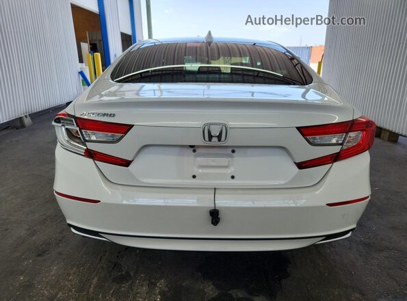 1HGCV1F12JA068303 2018 HONDA ACCORD White 