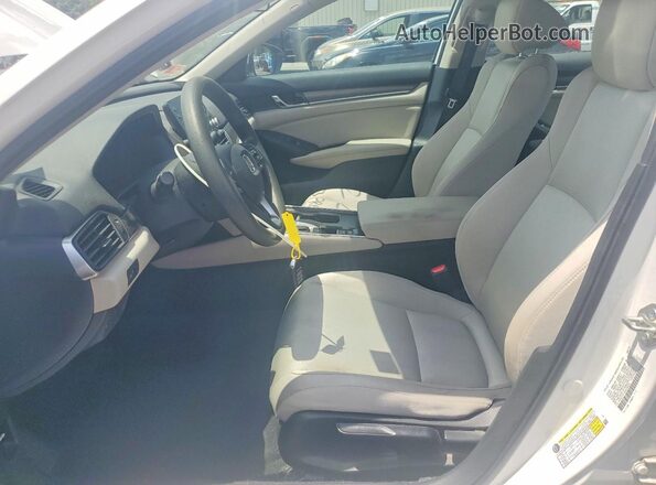 1HGCV1F13KA154222 2019 HONDA ACCORD White Vista interior delantera