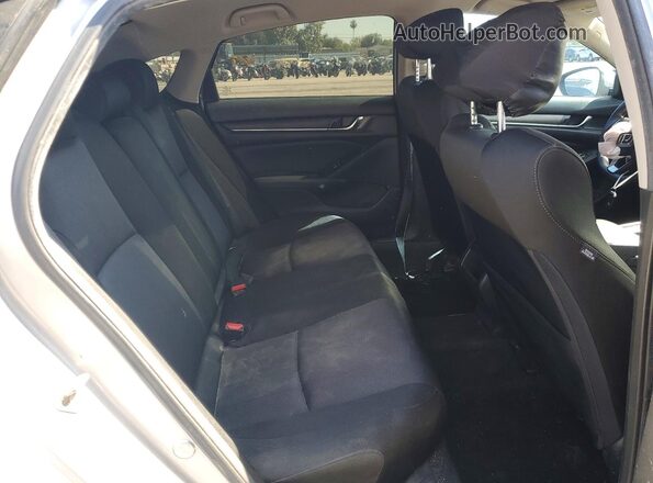 1HGCV1F14KA120211 2019 HONDA ACCORD Silver Widok tylnych siedzeń