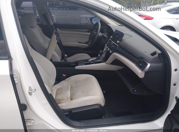 1HGCV1F15JA004837 2018 HONDA ACCORD Белый Вид салона спереди