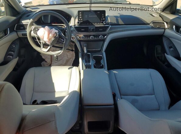 1HGCV1F15JA141342 2018 HONDA ACCORD Серебряный Вид панели приборов