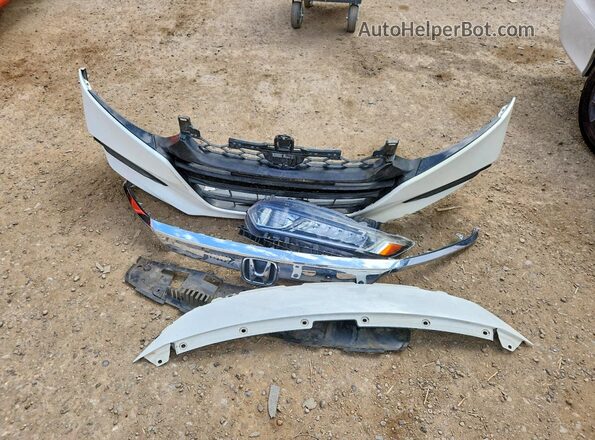 1HGCV1F15KA052193 2019 HONDA ACCORD White Engine compartment view