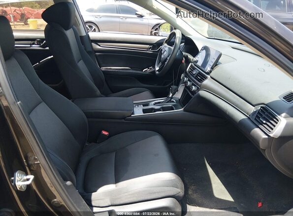 1HGCV1F17JA102641 2018 HONDA ACCORD Черный Вид салона спереди