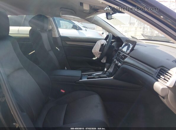 1HGCV1F17JA160801 2018 HONDA ACCORD Black Widok wnętrza z przodu