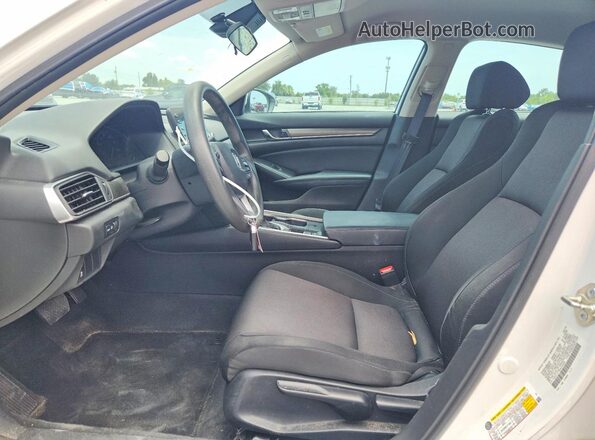 1HGCV1F18JA123336 2018 HONDA ACCORD Белый Вид салона спереди