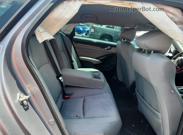 1HGCV1F19JA123152 2018 HONDA ACCORD Silver უკანა სავარძლების ხედი