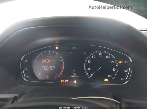 1HGCV1F30JA048178 2018 HONDA ACCORD White Vista de los asientos traseros
