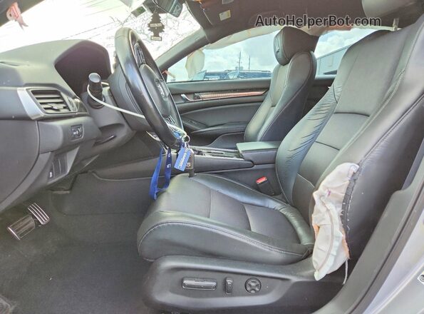 1HGCV1F30JA086123 2018 HONDA ACCORD Серебряный Вид салона спереди
