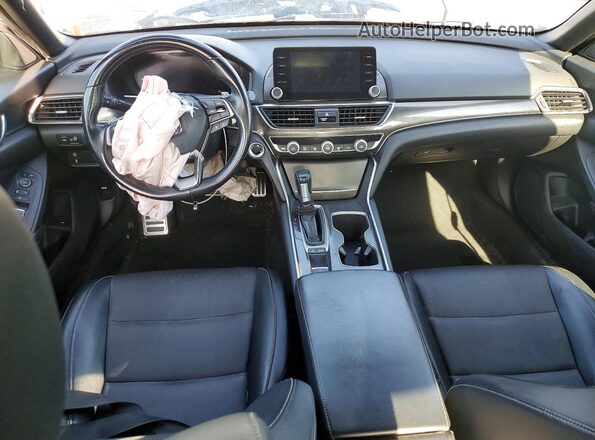1HGCV1F30JA243875 2018 HONDA ACCORD Silver Dashboard view